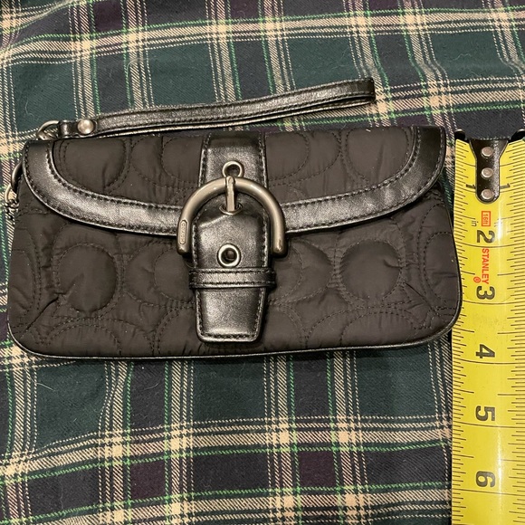 Coach wristlet - Picture 5 of 5